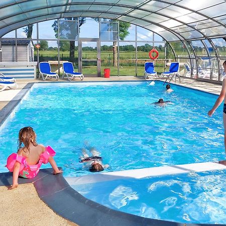Camping Le Clos De Balleroy Εξωτερικό φωτογραφία