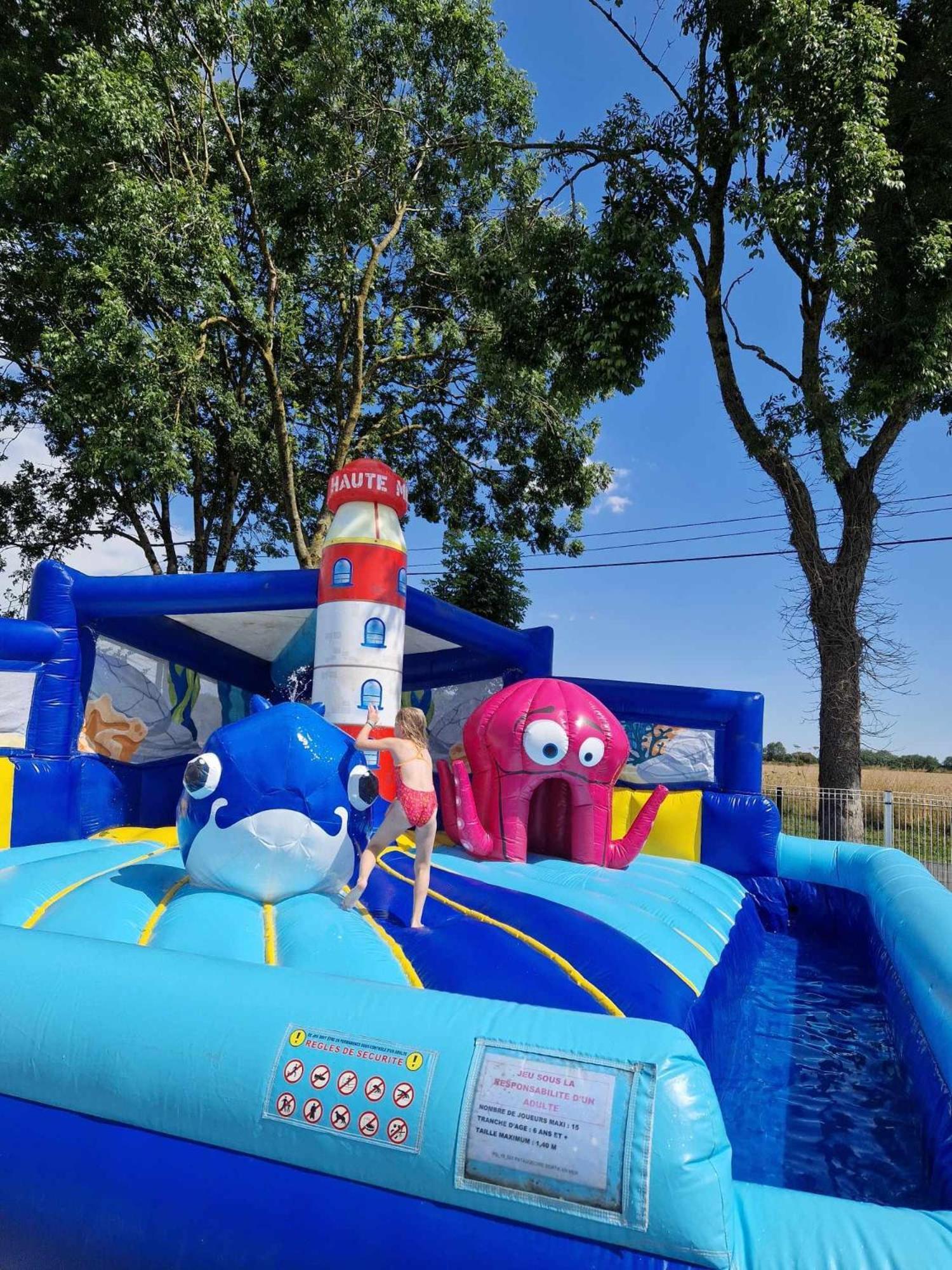 Camping Le Clos De Balleroy Εξωτερικό φωτογραφία