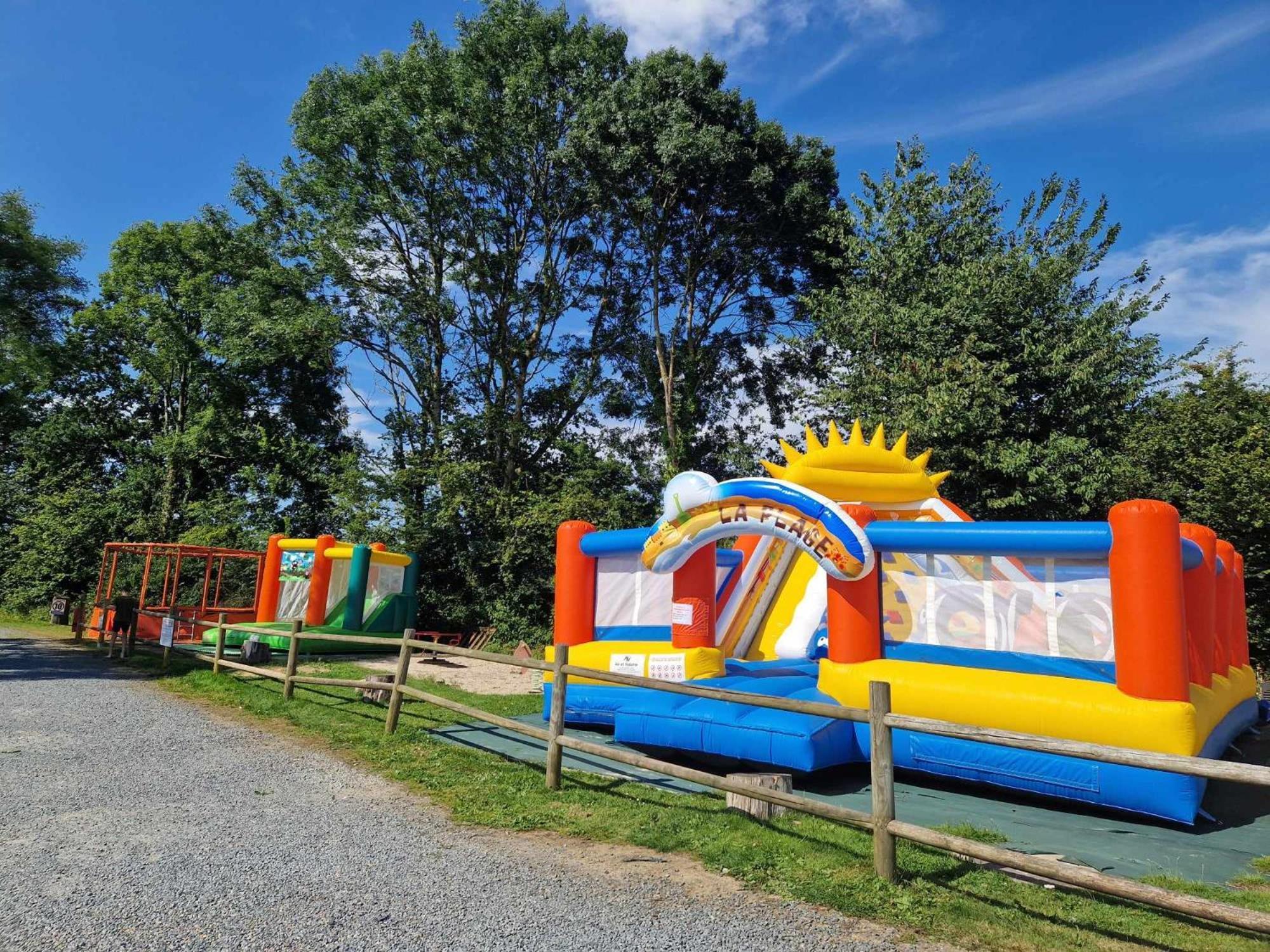 Camping Le Clos De Balleroy Εξωτερικό φωτογραφία