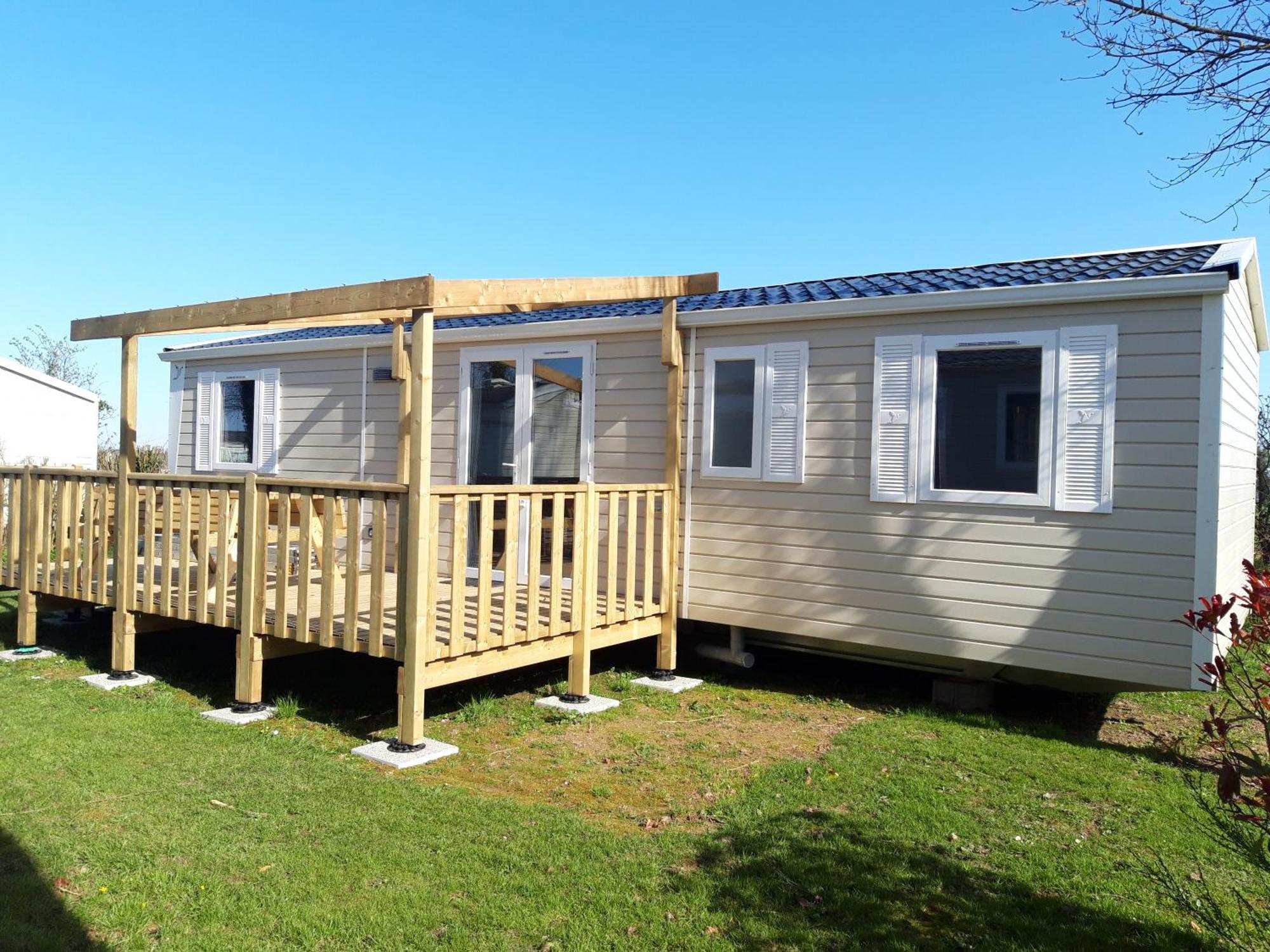 Camping Le Clos De Balleroy Εξωτερικό φωτογραφία
