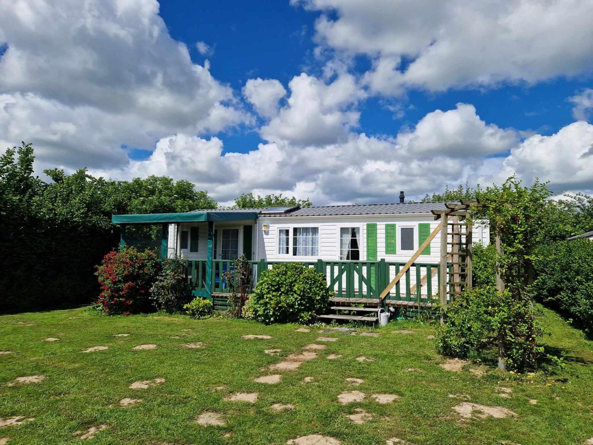 Camping Le Clos De Balleroy Εξωτερικό φωτογραφία