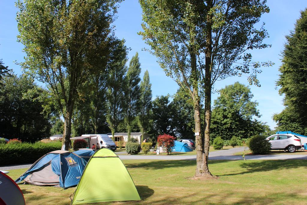 Camping Le Clos De Balleroy Εξωτερικό φωτογραφία